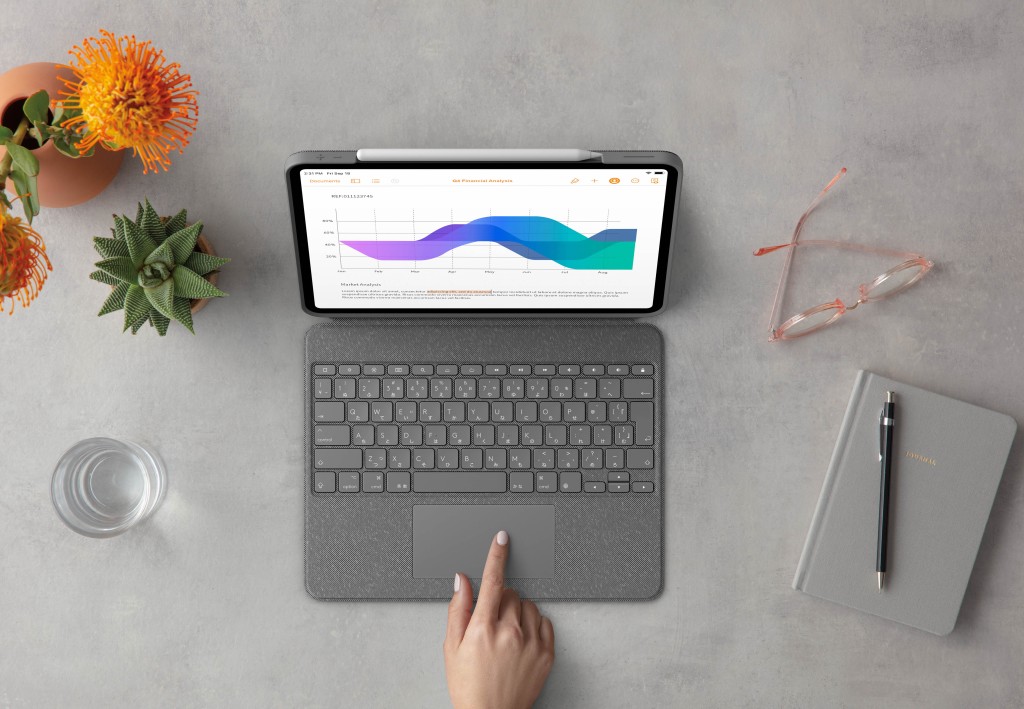 ●Logitech新版Combo Touch加大了触控板面板，触控区域比Apple Magic Keyboard更大。