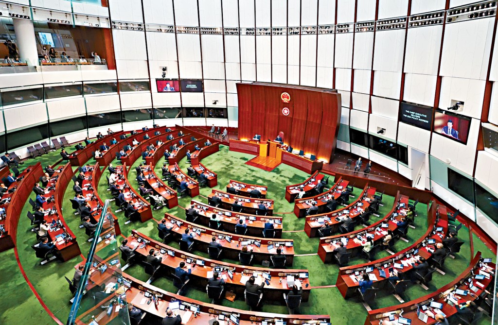 立法會換屆選舉投票日訂於12月7日進行。