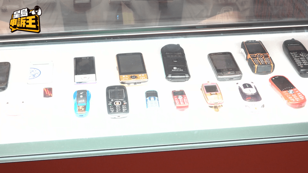 館內展出不少具紀念價值的舊款電子產品。 館內展出不少具紀念價值的舊款電子產品。