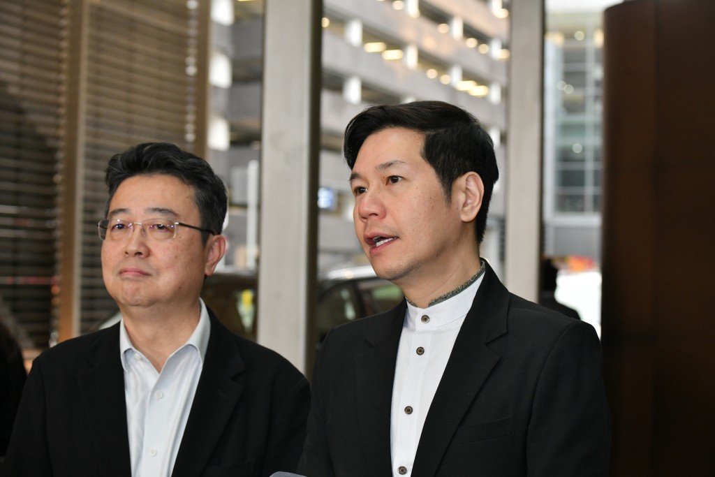 全國政協委員吳傑莊（右）。