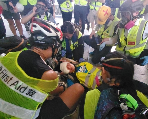 懷疑被警方槍傷的印尼女記者Veby Indah。 資料圖片