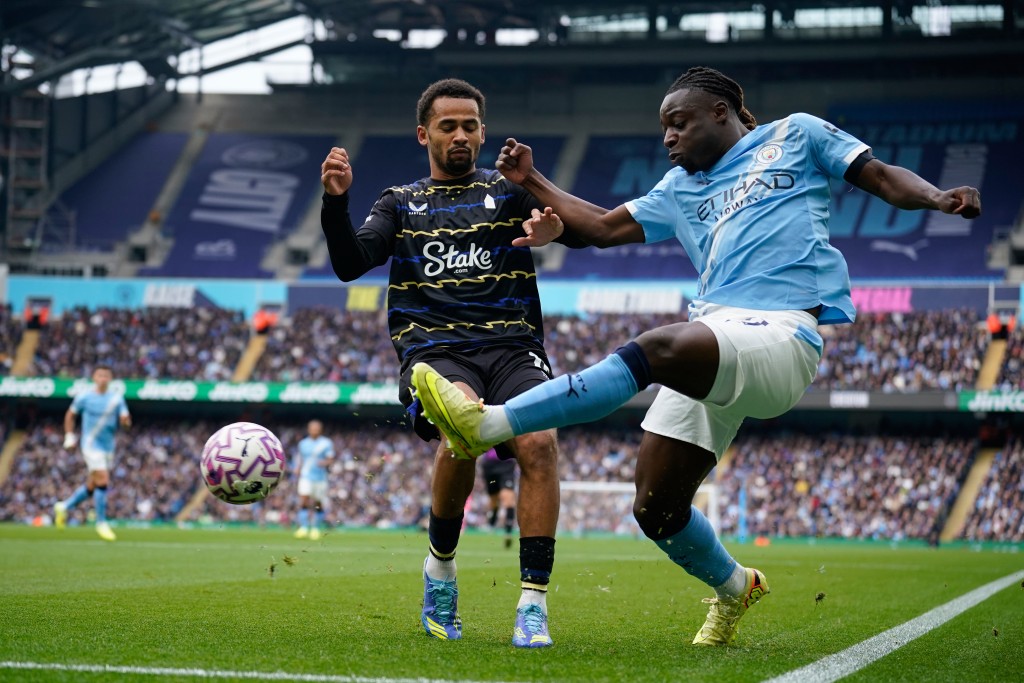 杜古站稳曼城主力地位。美联社