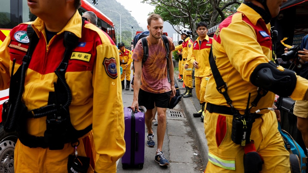花蓮地震|入境處接港人求助個案維持34宗 11人在太魯閣地區3人安全離開。路透社圖片