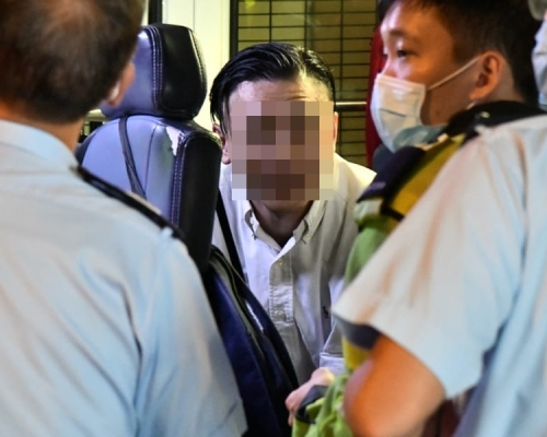 中環一名男子被發現昏迷車內,他涉嫌酒駕被捕。