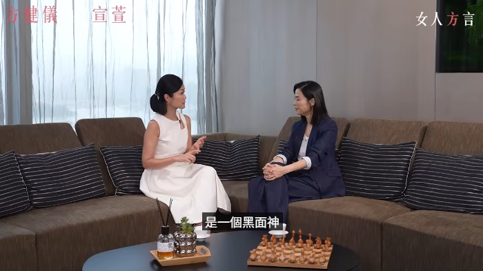 方健儀問宣萱有關「黑面神」傳言。