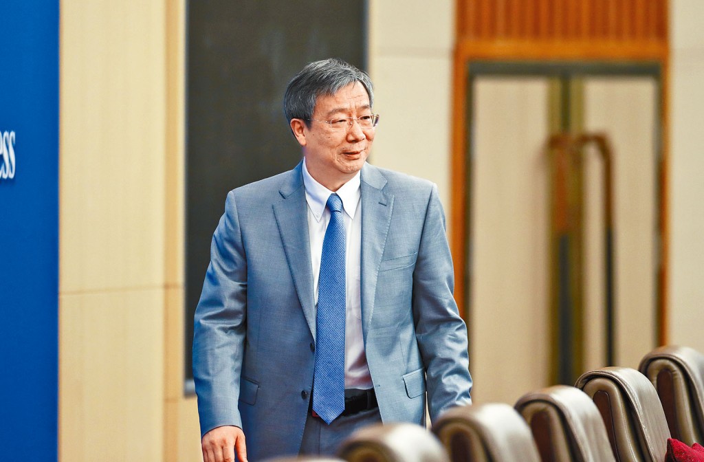 易纲表示，人行将尽可能延长实施正常货币政策的时间，目前不需要资产购买操作。