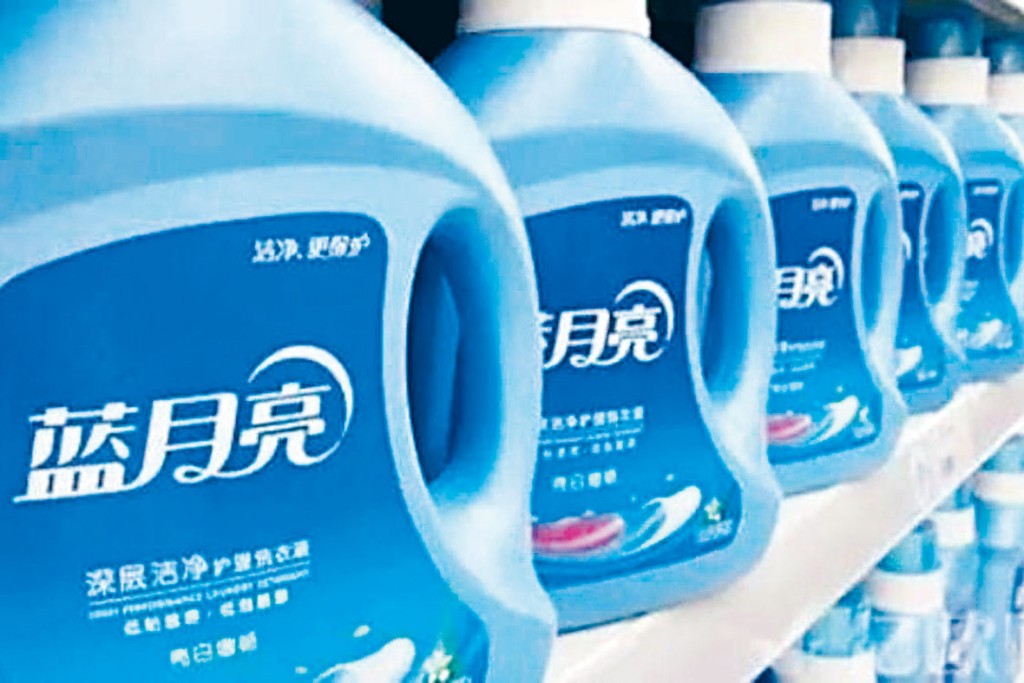 蓝月亮1992年在内地成立，经营洗衣液、洗手液、浓缩洗衣液等产品为主。