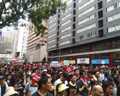 警方開放軒尼詩道及天樂里交界的6條行車綫。