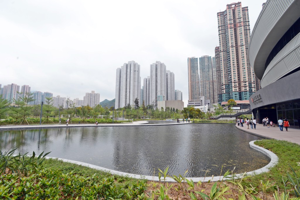 將軍澳單車館外的水池。資料圖片