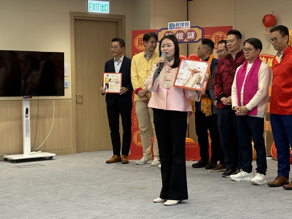 植潔鈴希望可以在全港18區全面設立「一站式照顧者支援中心」,真正減輕照顧者的壓力。 植潔鈴希望可以在全港18區全面設立「一站式照顧者支援中心」,真正減輕照顧者的壓力。