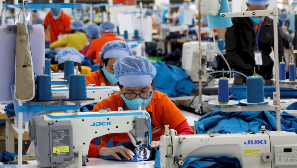 珠三角不少製衣廠都請不夠車衣工。