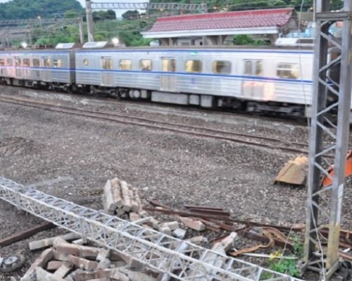 出事鐵路路軌於在今日清晨恢復雙向通車。