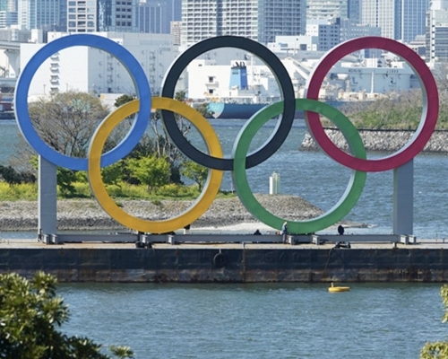 2名參與東京奧運的烏干達代表隊的成員抵埗後,確診感染新型冠狀病毒。AP資料圖片