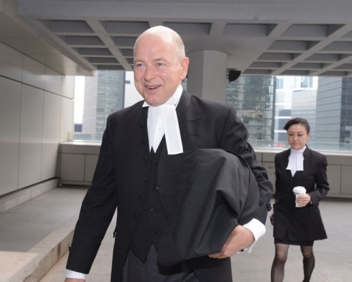 控方資深大律師David Perry開始 開案陳詞。資料圖片