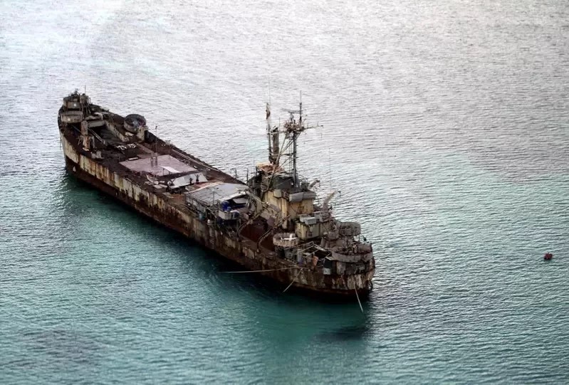 搁浅在仁爱礁的菲律宾「马德雷山号」登陆舰。路透社