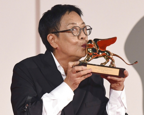 許鞍華獲頒金獅終身成就獎。AP