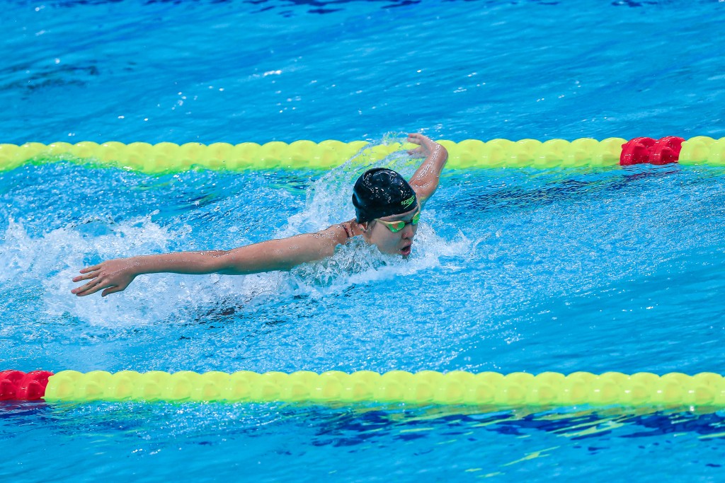 香港智障游泳代表陳睿琳展現「蝶后」實力，於多項個人賽中合共摘下3金2銀。