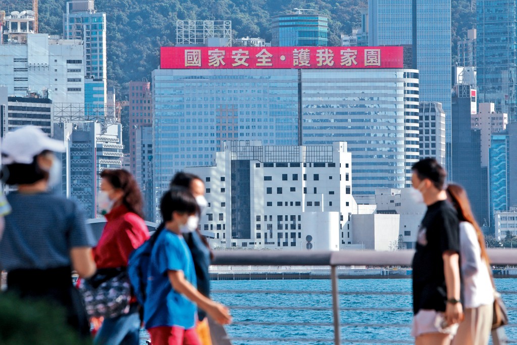 國務院港澳辦對美國國會議員干預香港事務予以嚴厲譴責，對香港官員和司法人員依法履行維護國家安全職責表達堅定支持。