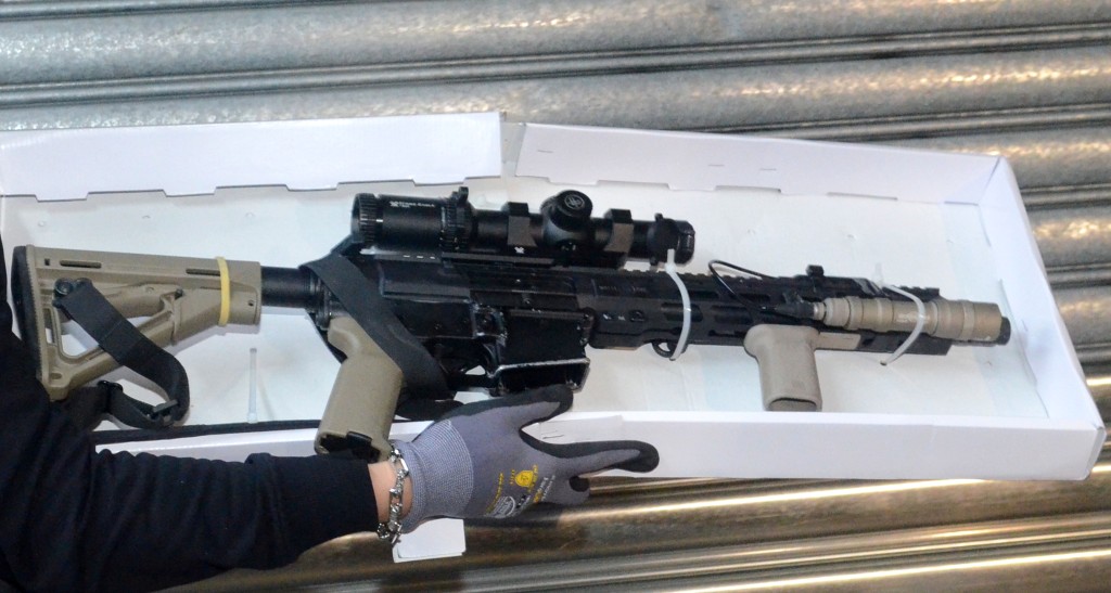 蘇緯軒被捕後，警方搜屋時檢獲的AR15長槍。資料圖片