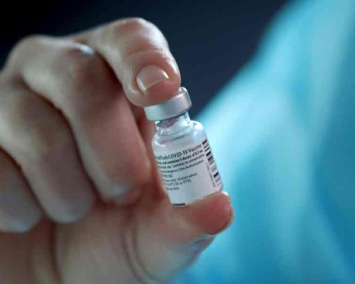 挪威目前已為至少4.2萬人接種首劑疫苗。AP 