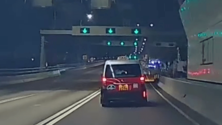 一部私家車突然衝過對面綫。FB:車cam L(香港群組) 一部私家車突然衝過對面綫。FB:車cam L(香港群組)
