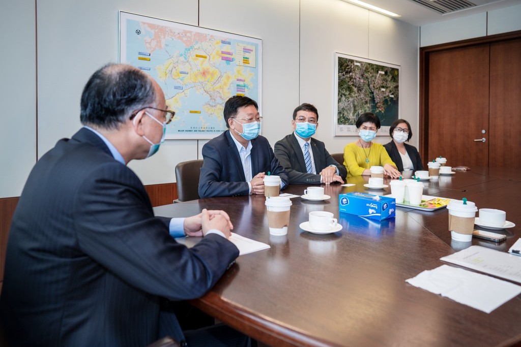 陳帆今日與6個非政府機構會面,交流興建、營運過渡性房屋的經驗。運房點線面fb圖片