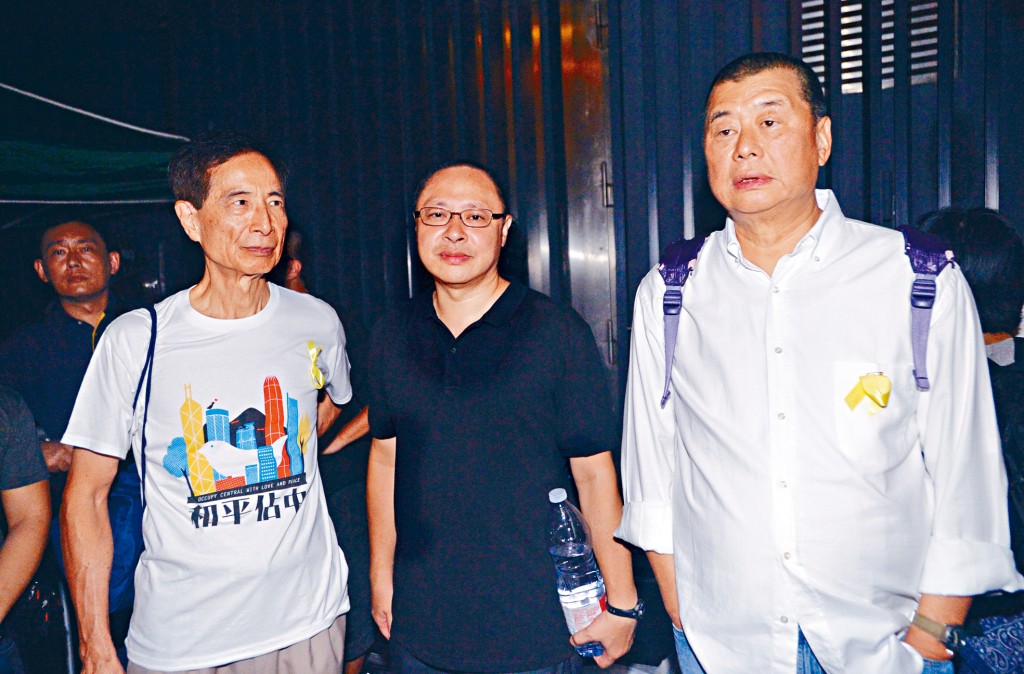 黎智英曾邀請李柱銘及戴耀廷撰寫文章。