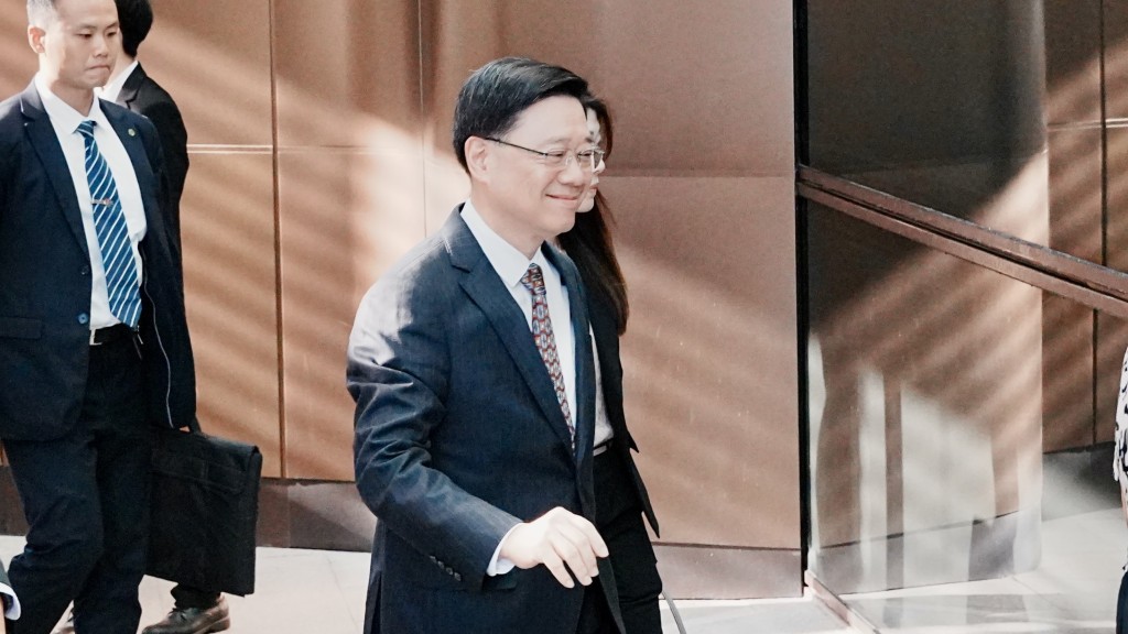 九三閱兵︱李家超率領代表團上京