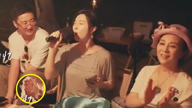 冰冰嘅左手無名指上戴住戒指，成為大眾焦點。