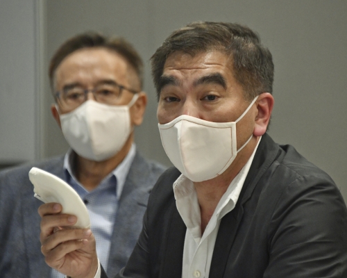 鍾國斌本身亦有生產重用口罩。 資料圖片
