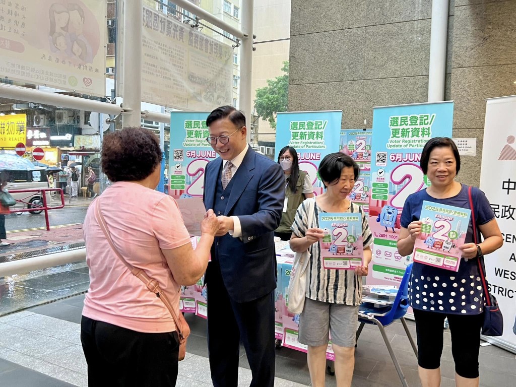 張國鈞指街坊朋友很熱心支持。張國鈞fb 張國鈞指街坊朋友很熱心支持。張國鈞fb