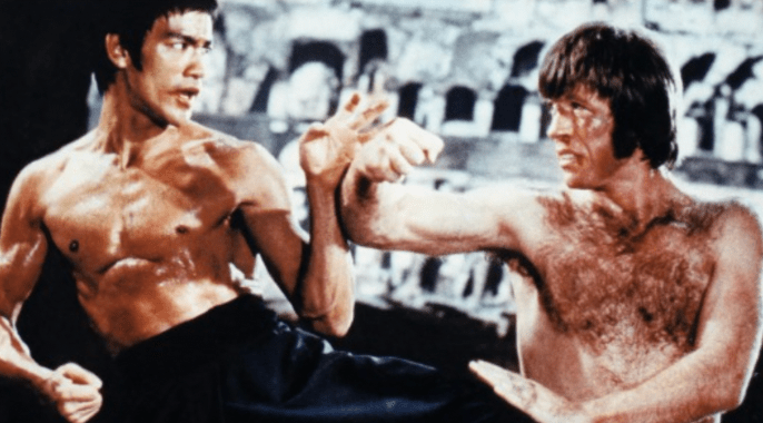 罗礼士曾与李小龙合演1972年电影《猛龙过江》，饰演与李小龙对决的空手道高手，这场对决的戏份被视为影史最经典动作场面之一。