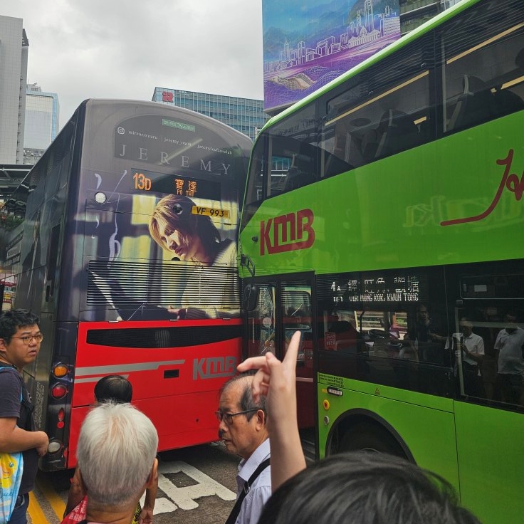 現場為新蒲崗譽港灣巴士站。 現場為新蒲崗譽港灣巴士站。
