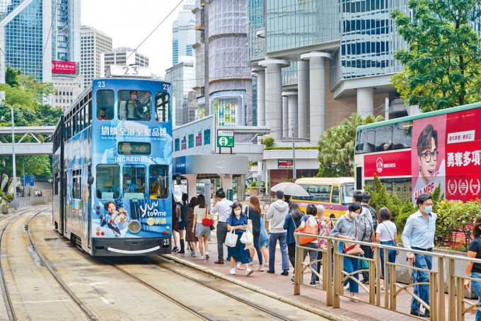 香港電車5月12日起加價,成人每程收費由$3加至$3.3。 香港電車5月12日起加價,成人每程收費由$3加至$3.3。