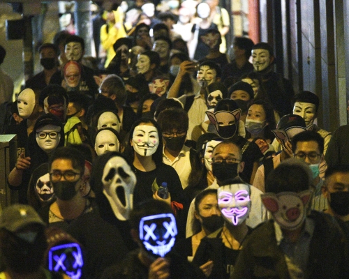 無業漢涉萬聖節藏士巴拿摺刀等。資料圖片