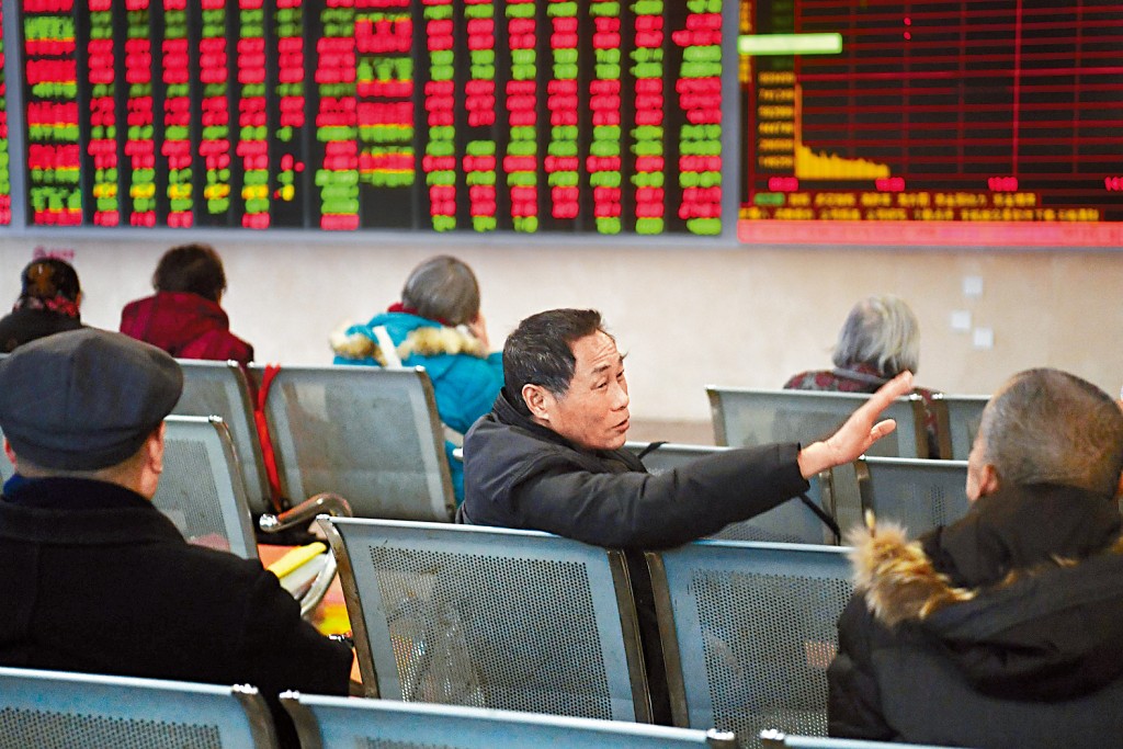 專家表示，隨着A股回升，上證近期於3000點水平企穩，料險企投資收益方面的最壞情況已過。