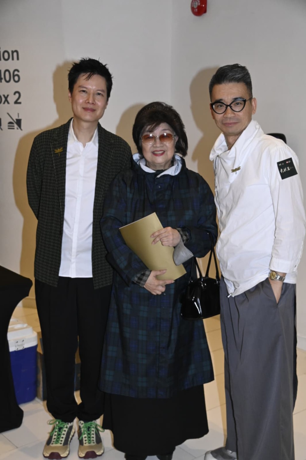 徐小鳳欣賞粵語音樂劇《大狀王》首場演出。