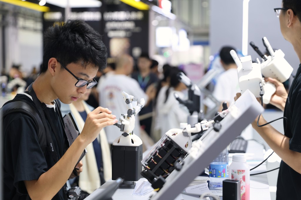 2026世界機器人大會在北京舉行。中新社 2026世界機器人大會在北京舉行。中新社