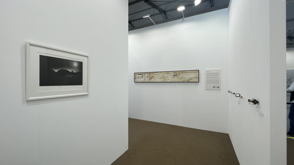 之前適逢香港藝術月，Dickson參展Art Central，展出其經典作品及最新力作。