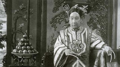 小德张因为得到慈禧太后宠信而逆袭人生成功。