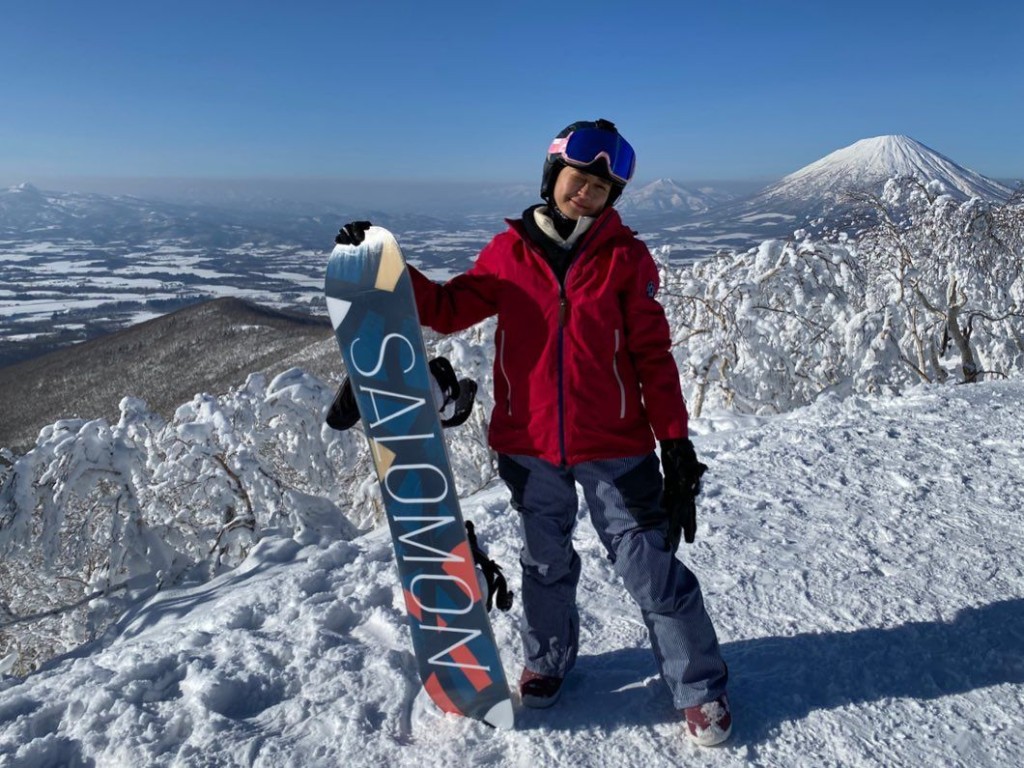 運動亦了得的糖妹喜愛滑雪。