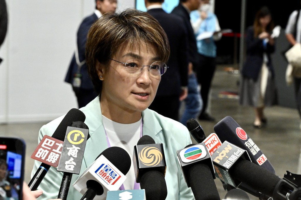 方國珊當選立法會議員。 方國珊當選立法會議員。