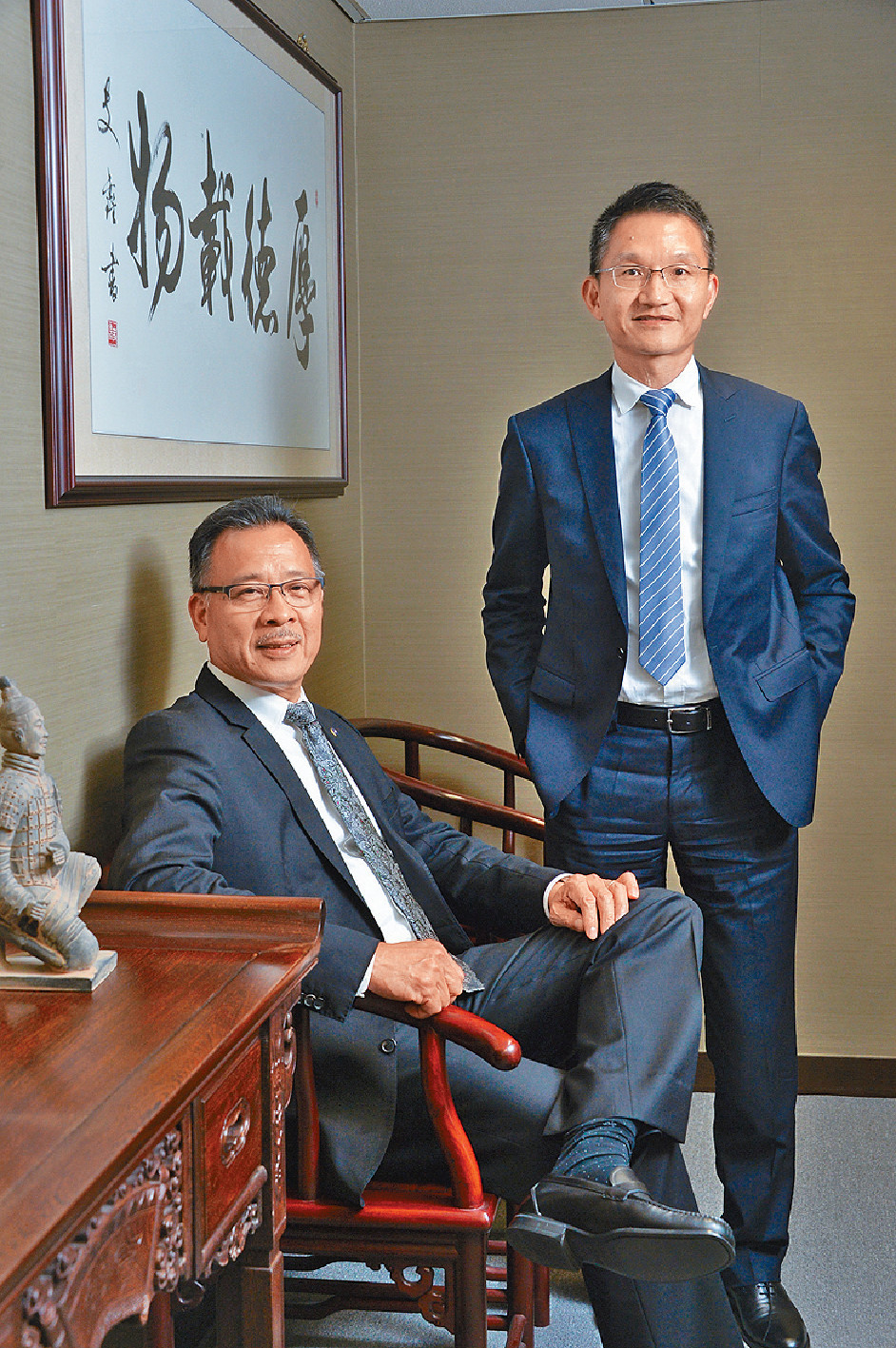﻿■東江集團（控股）主席李沛良（左）與行政總裁翁建翔。