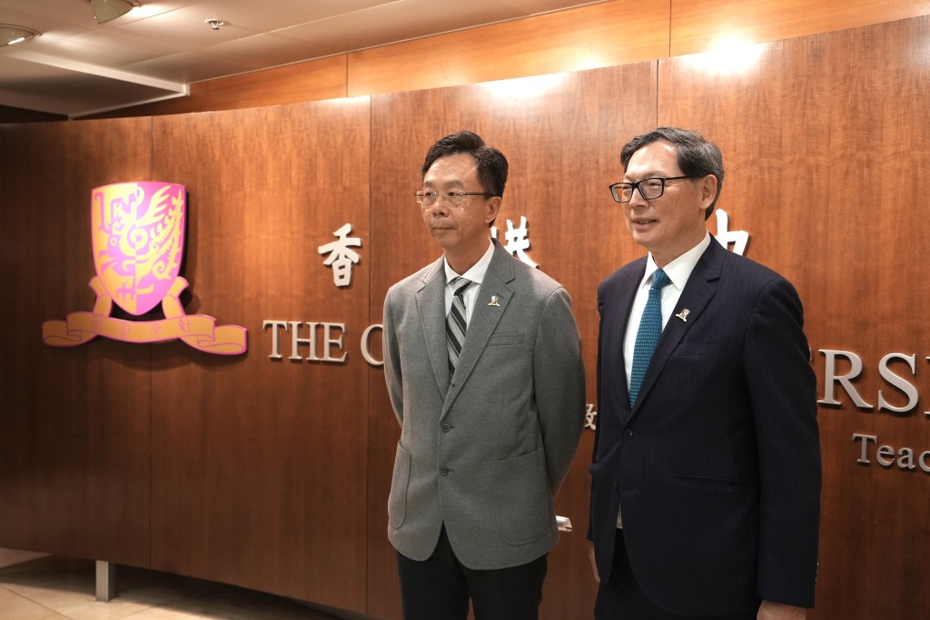 查逸超(左)曾透露，吳樹培曾繞過他向校董發表議程。
