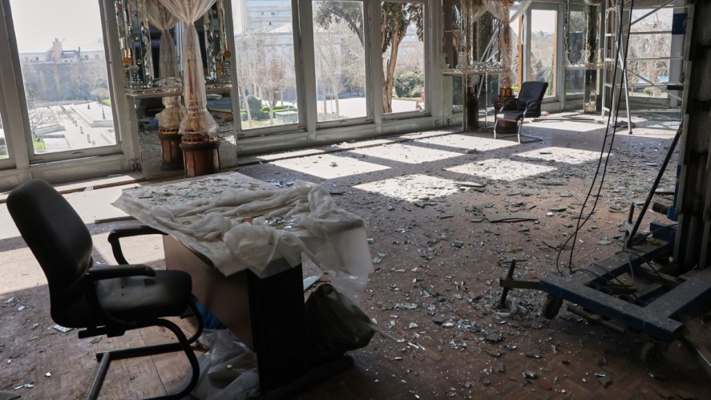 德黑蘭「古列斯坦宮」（Golestan Palace）因美國與以色列發動攻擊受損。美聯社