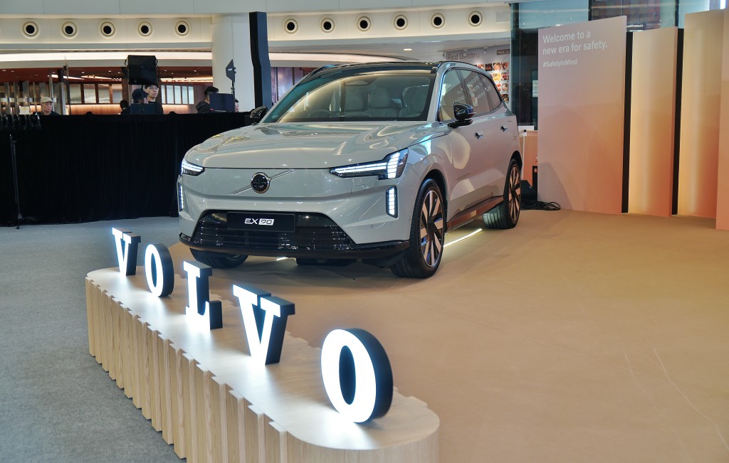 两款全新富豪Volvo电动车香港开售：顶级版搭载106kWh锂电池，性能强悍之余，WLTP续航力高达624km。