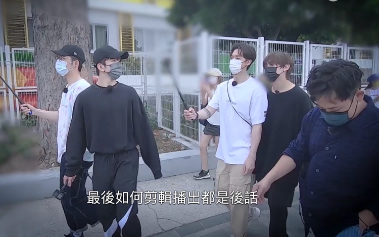 期間有大量鏡粉包圍影響拍攝。
