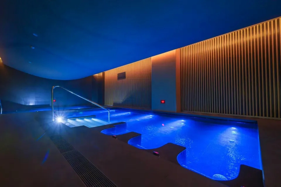 「FUFU汤」汤泉酒店泡全裸泡池。潇湘晨报