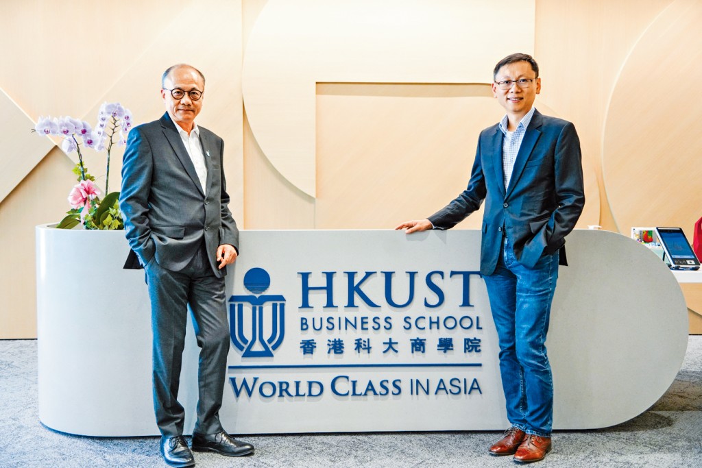 科大將於下學年推出有關家族辦公室的碩士課程,最快本月中開始招生,圖為許佳龍(右)和工商管理學院助理院長(行政)曾志安。