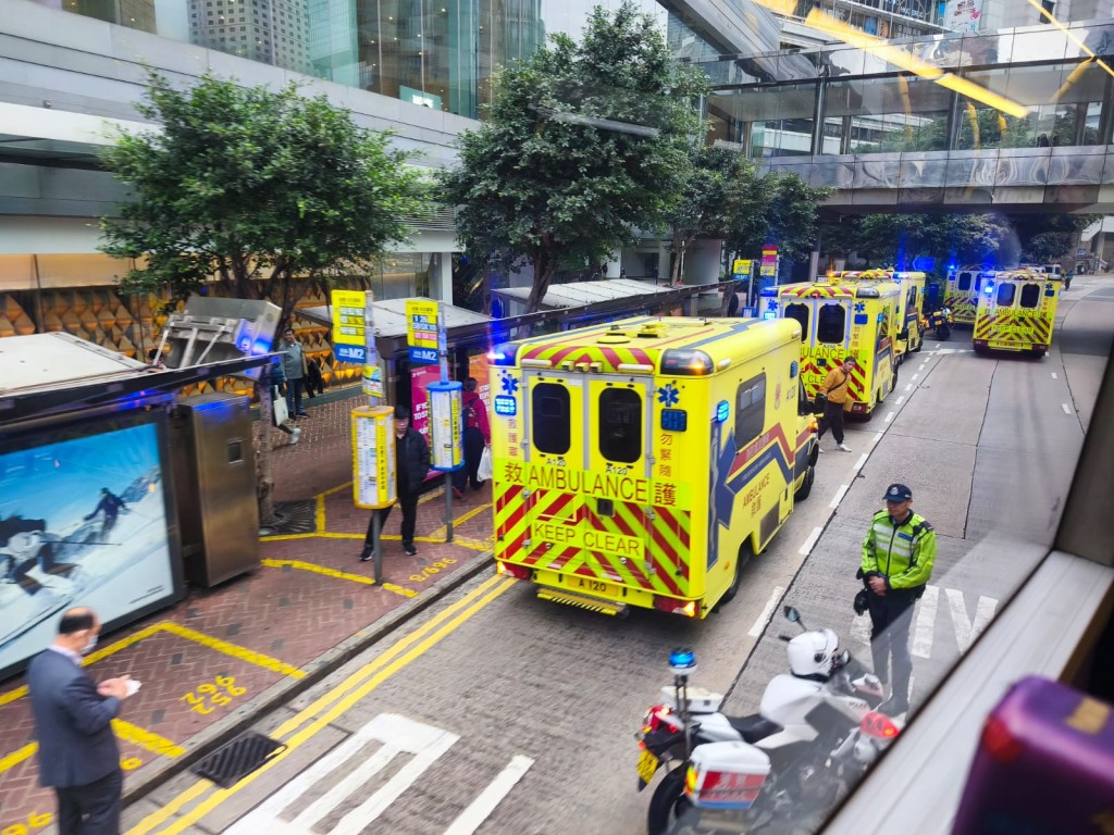 多輛救護車接報到場。